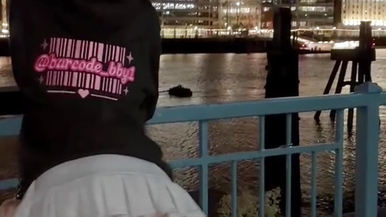 Shaking this Ass on the Street xx - video by barcode_bby1 cam model