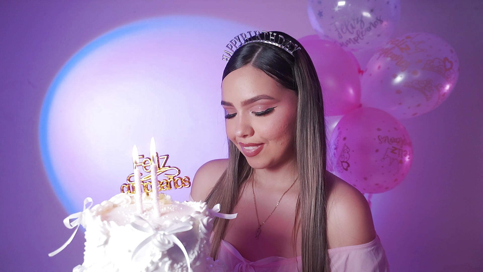 Celebre with me 🎂🐰 - 視頻由 AngelRoussy 主播提供