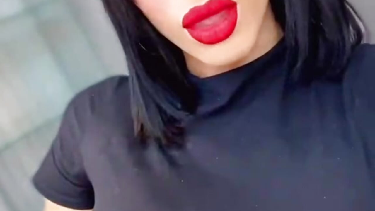 How do you like my lipstick? - video by Victoriaa_rousse