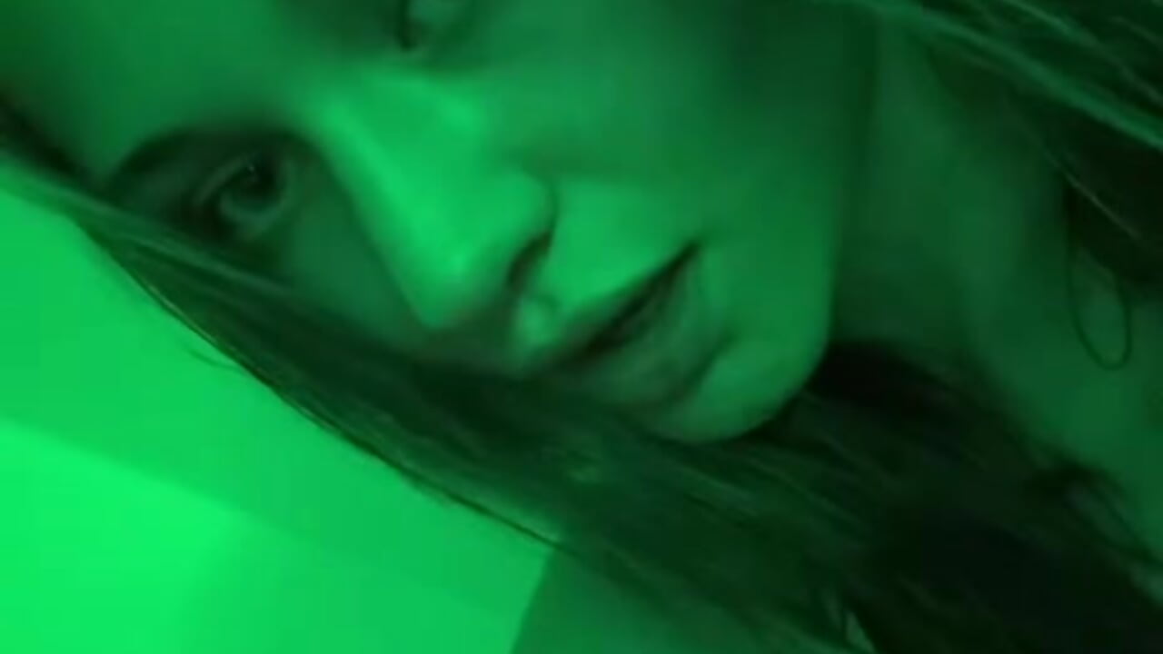 >< - video by DartingAging