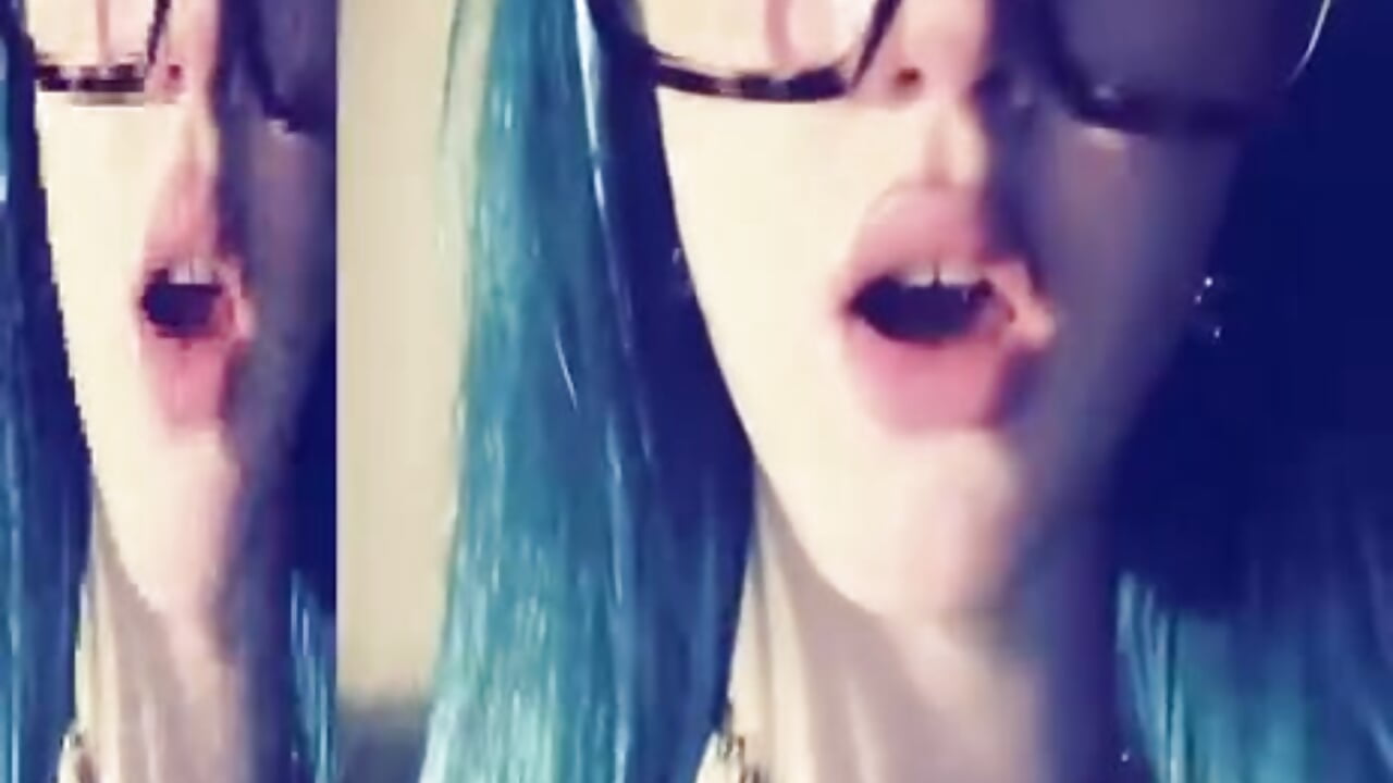 67  lol – video modela na kameri sixsevengirls