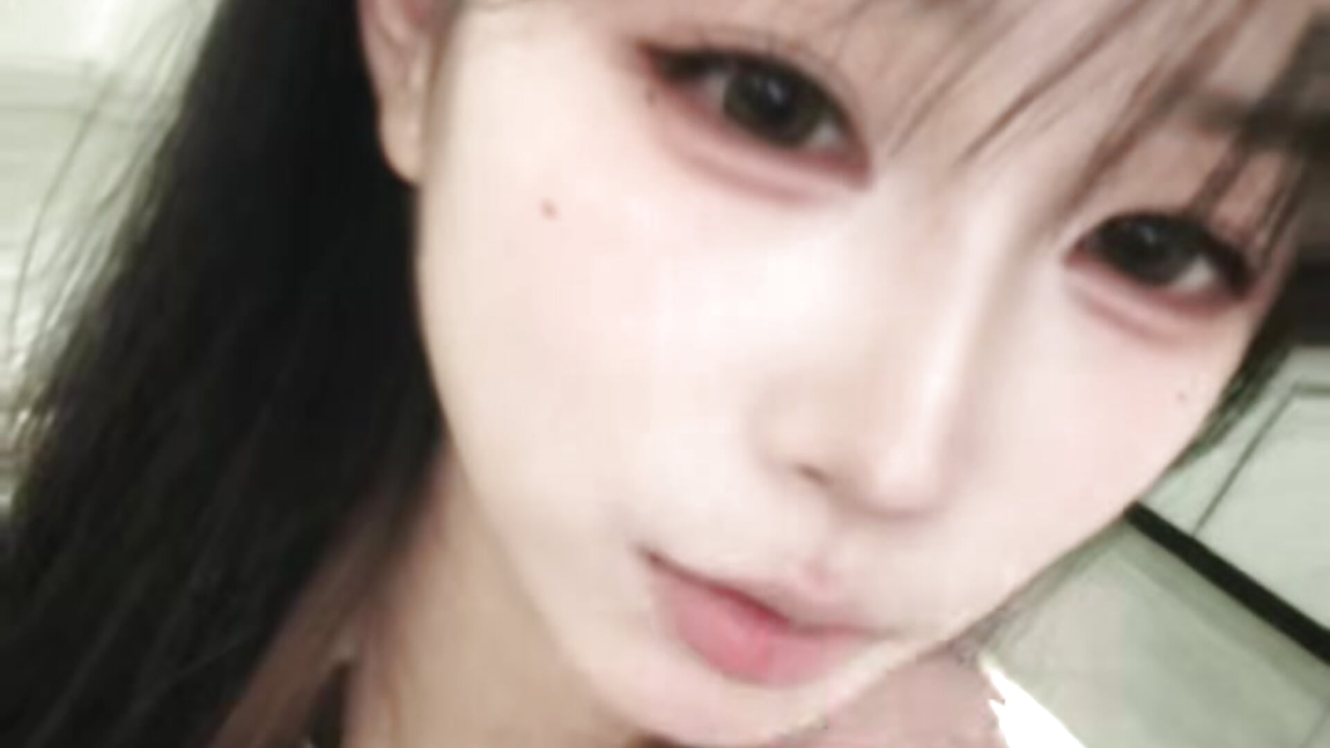 困困的自拍 好看么 - video by kunkun_girl cam model