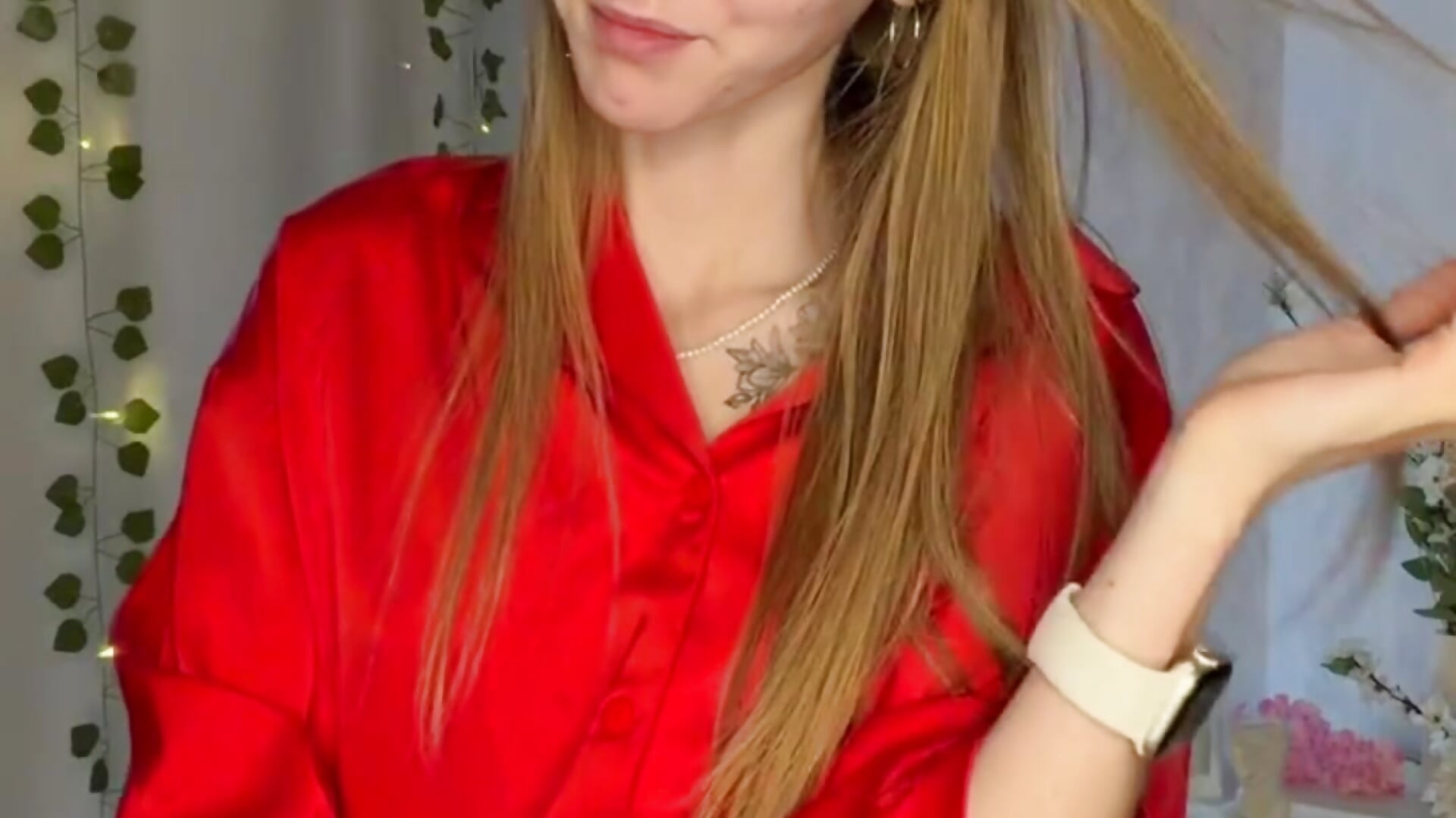 Little kisses - video di NellieEinspahr modella di cam