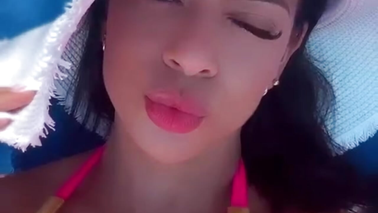 what beautiful eyes charlotte – video modela na kameri Charlottee_Harriz_