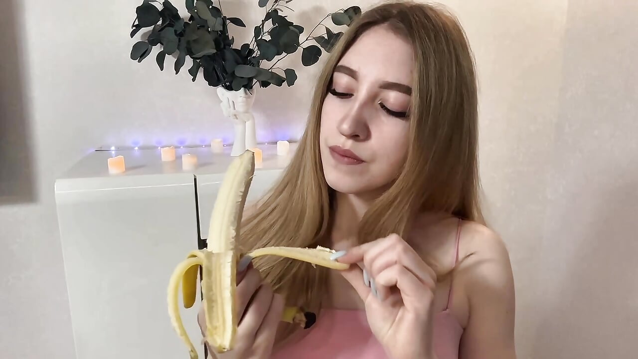 Blowjob with banana🍌