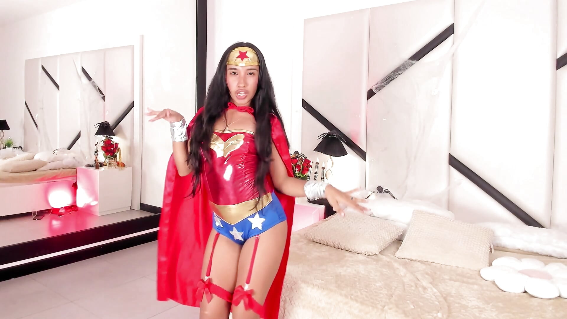 A Sexy Dance by Wonder Woman－カメラキャストのRebeccaWaltonの動画