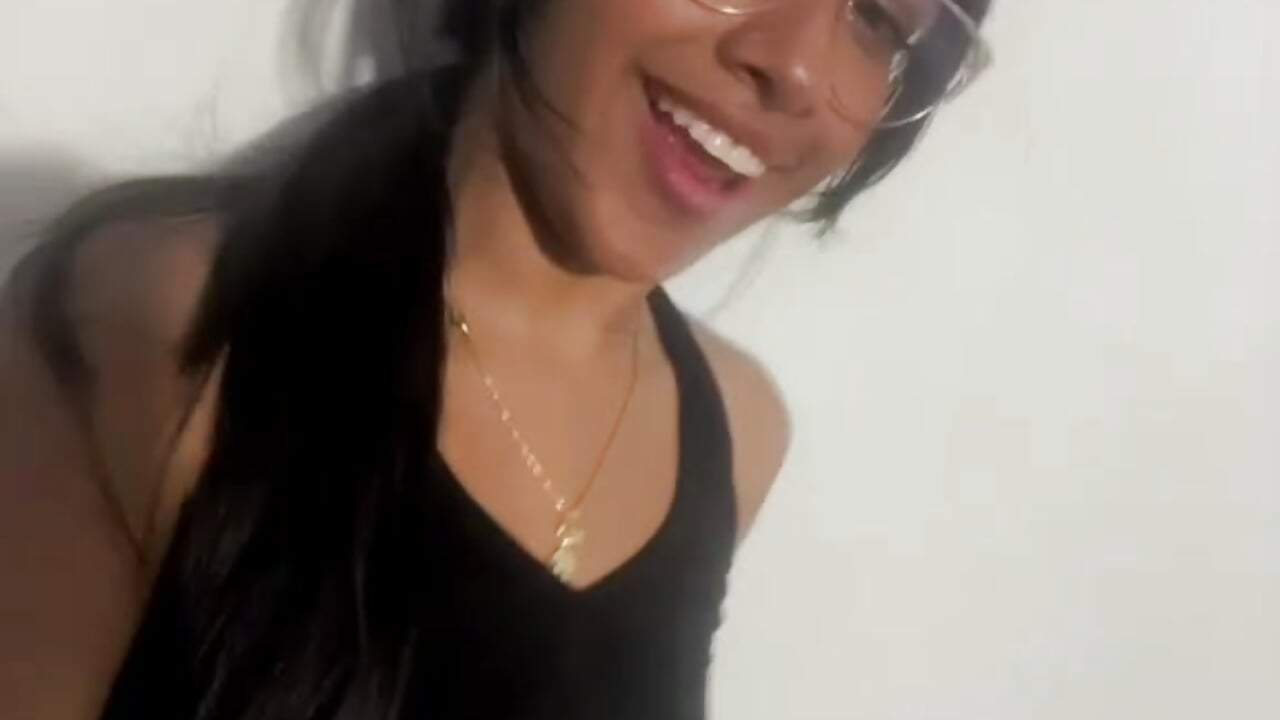 Come with me darling  🖤 - vídeo de la modelo de cam RebeccaWalton