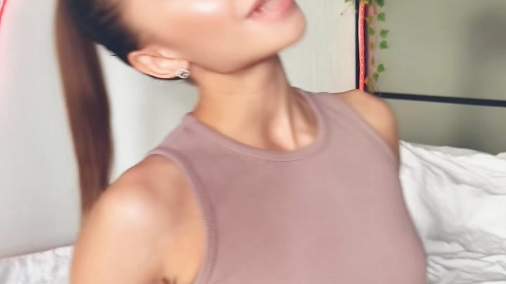 💕💪🏼 - video by jasminoliver cam model