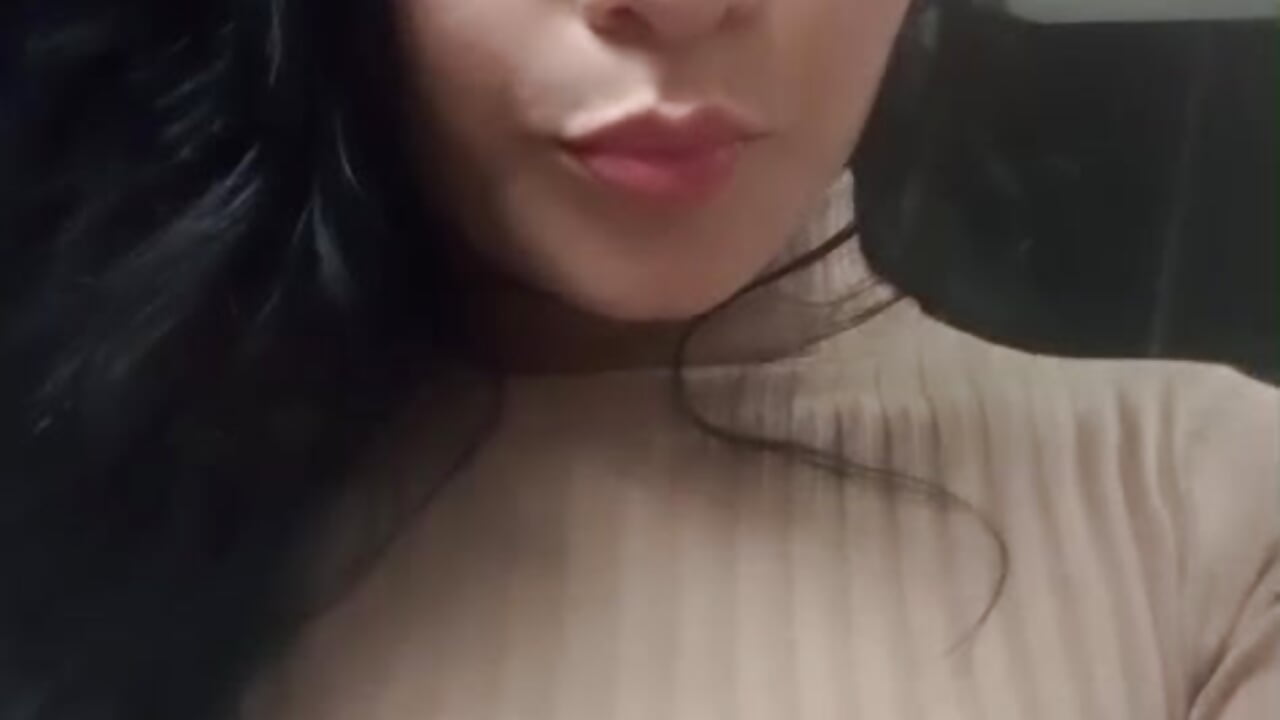 WhatsApp Video 2026-07-10 at 3,50,20 PM - video av MianicolleSS cam-modell