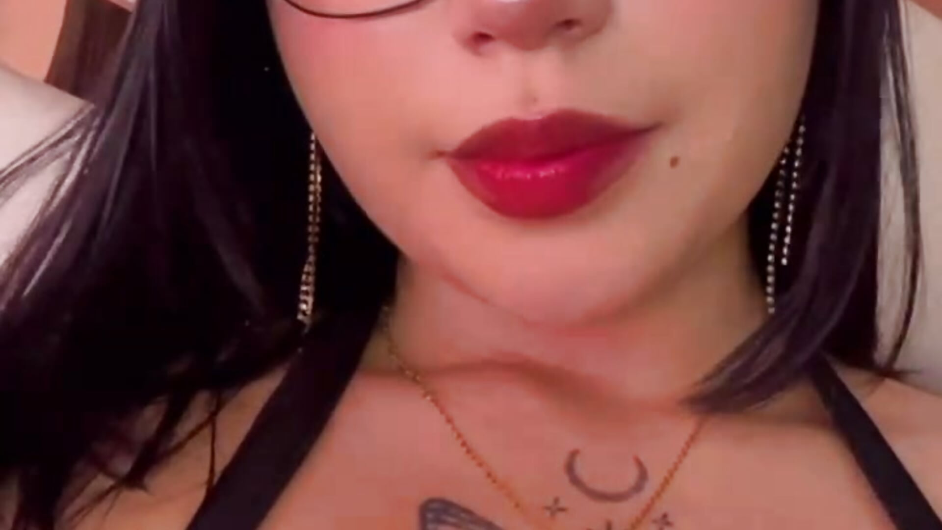Hey! Meet Me 🎀 – video modela na kameri Lilith_West