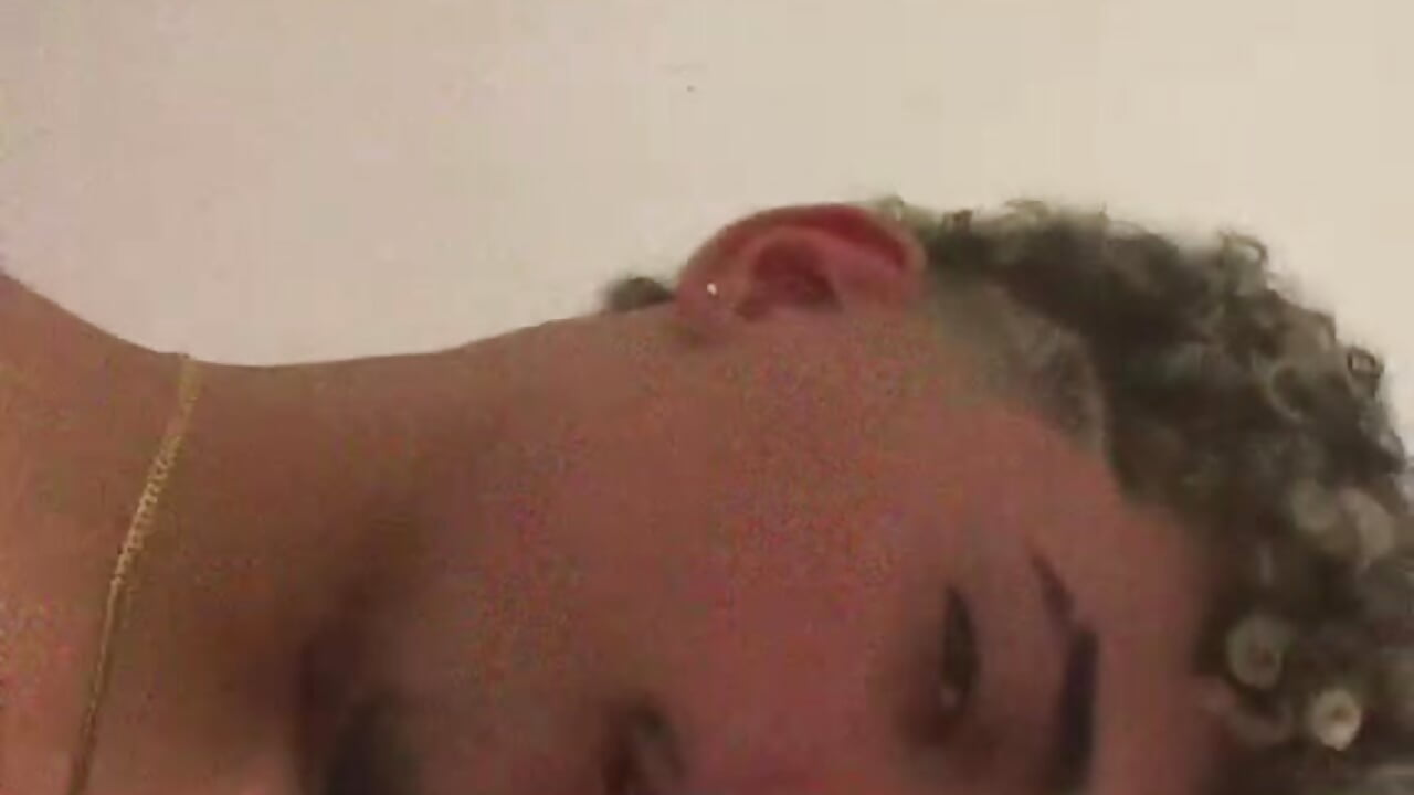 profile-intro-video-1784833008 - vídeo de la modelo de cam ARES_DAM