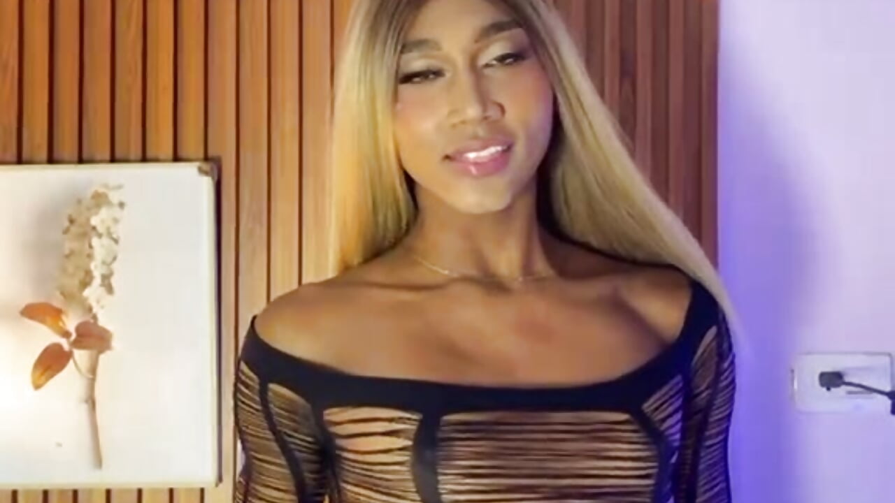 *-* - video di ShopiaChoulen modella di cam