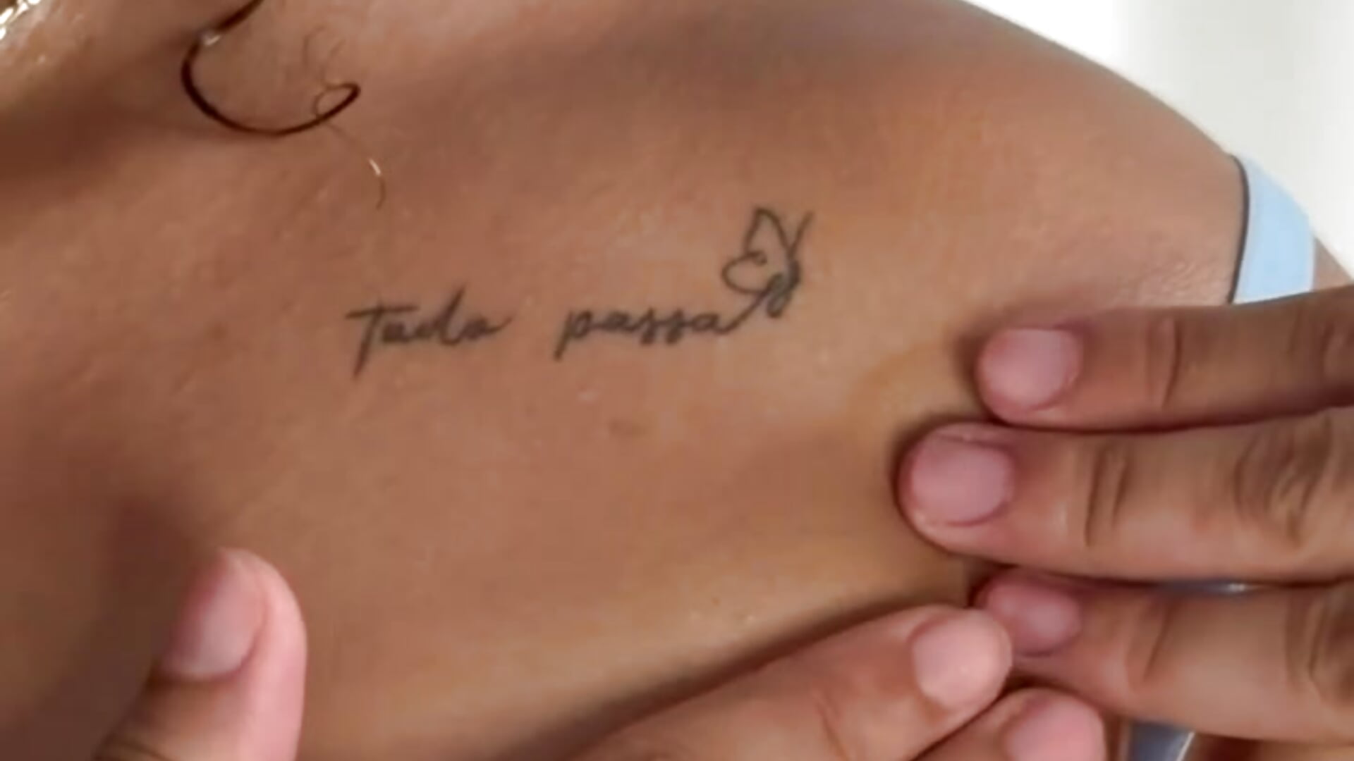 Tattoos - βίντεο μοντέλου Juicybloom