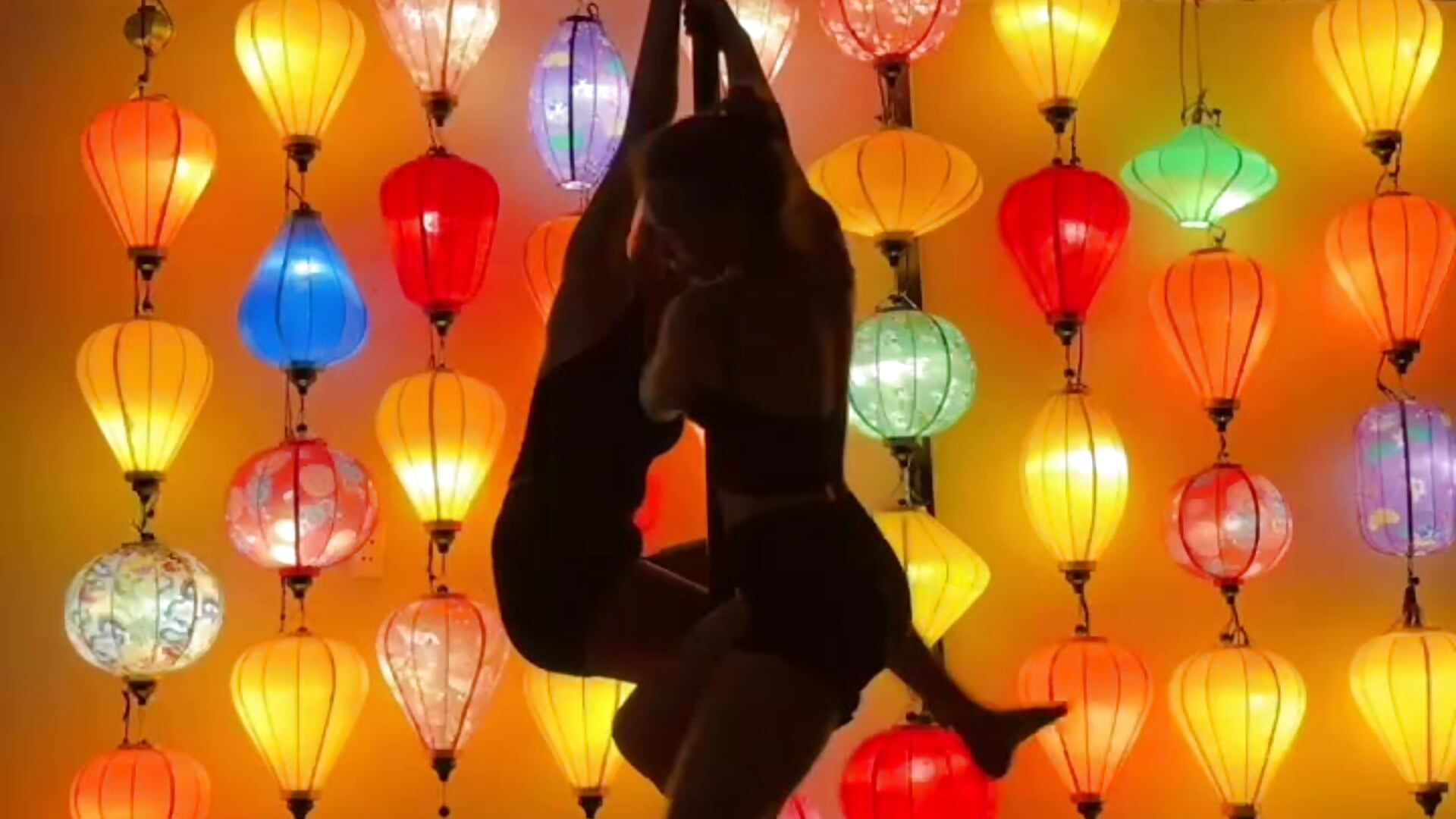 Strip - vídeo de la modelo de cam gentle_killers