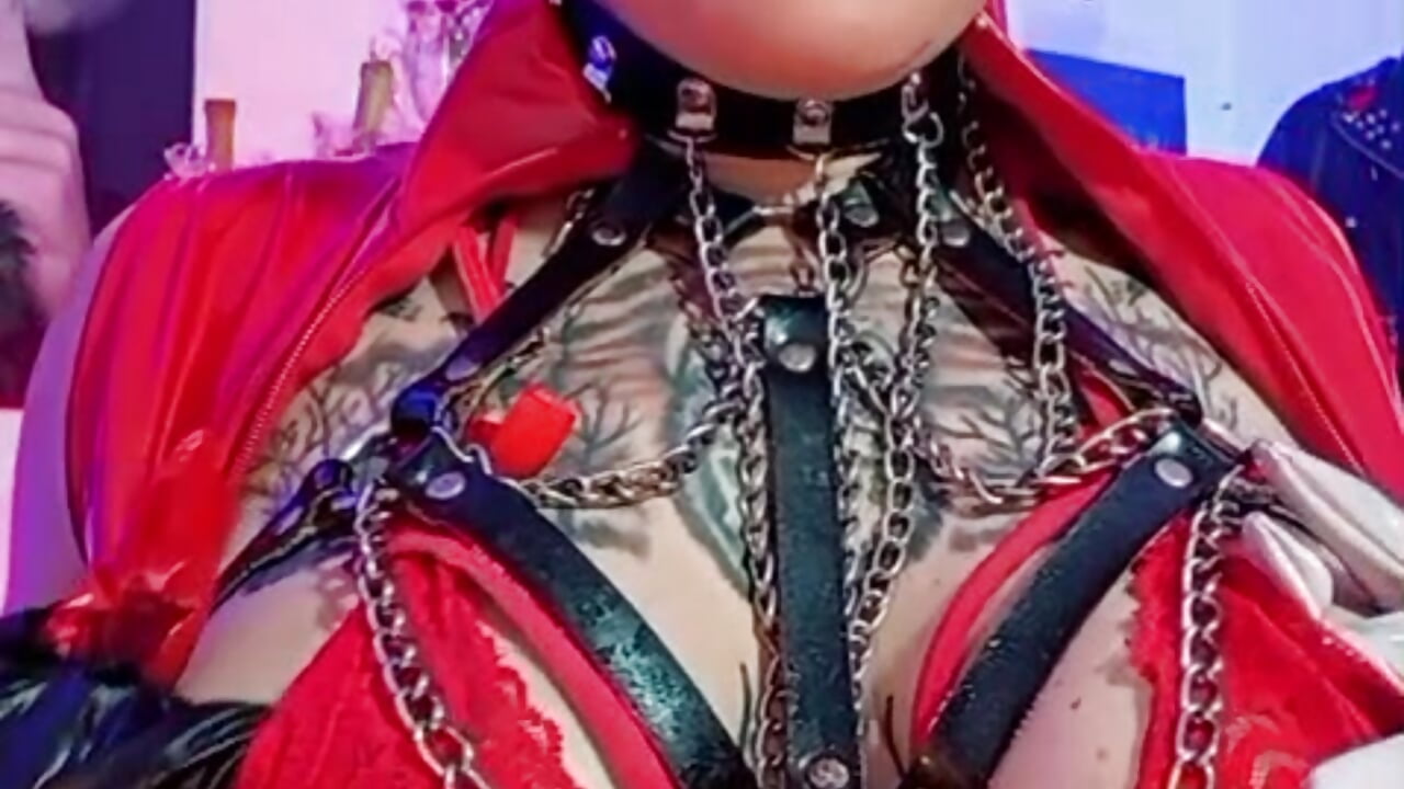 EVIL MORGANA IN LATEX READY FOR BREAST WORSHIP – video od webkamerové modelky MorganaFlamel