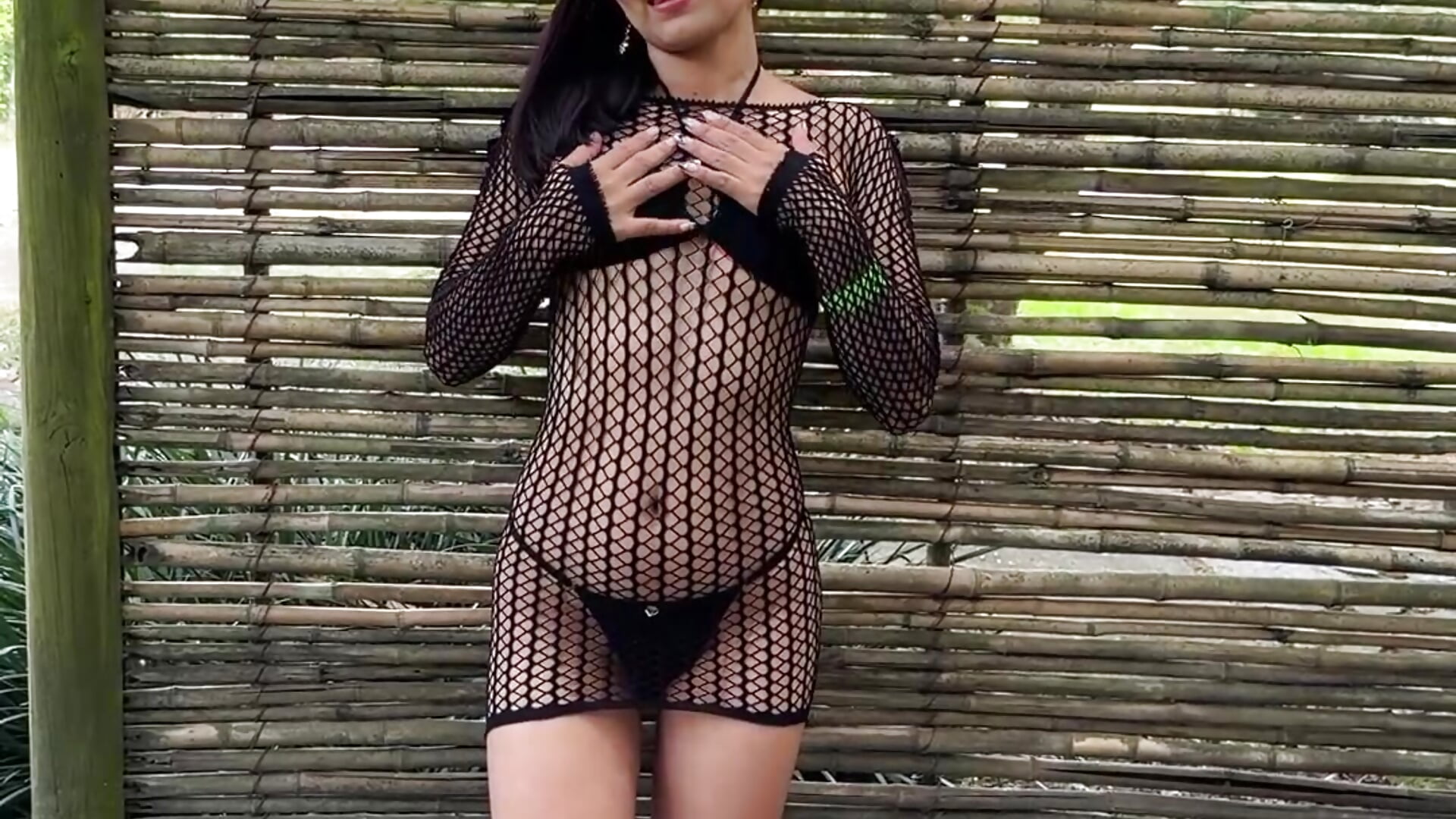 a little teasing in tha nature 😎🔥🔥 – video modela na kameri yensy_hott