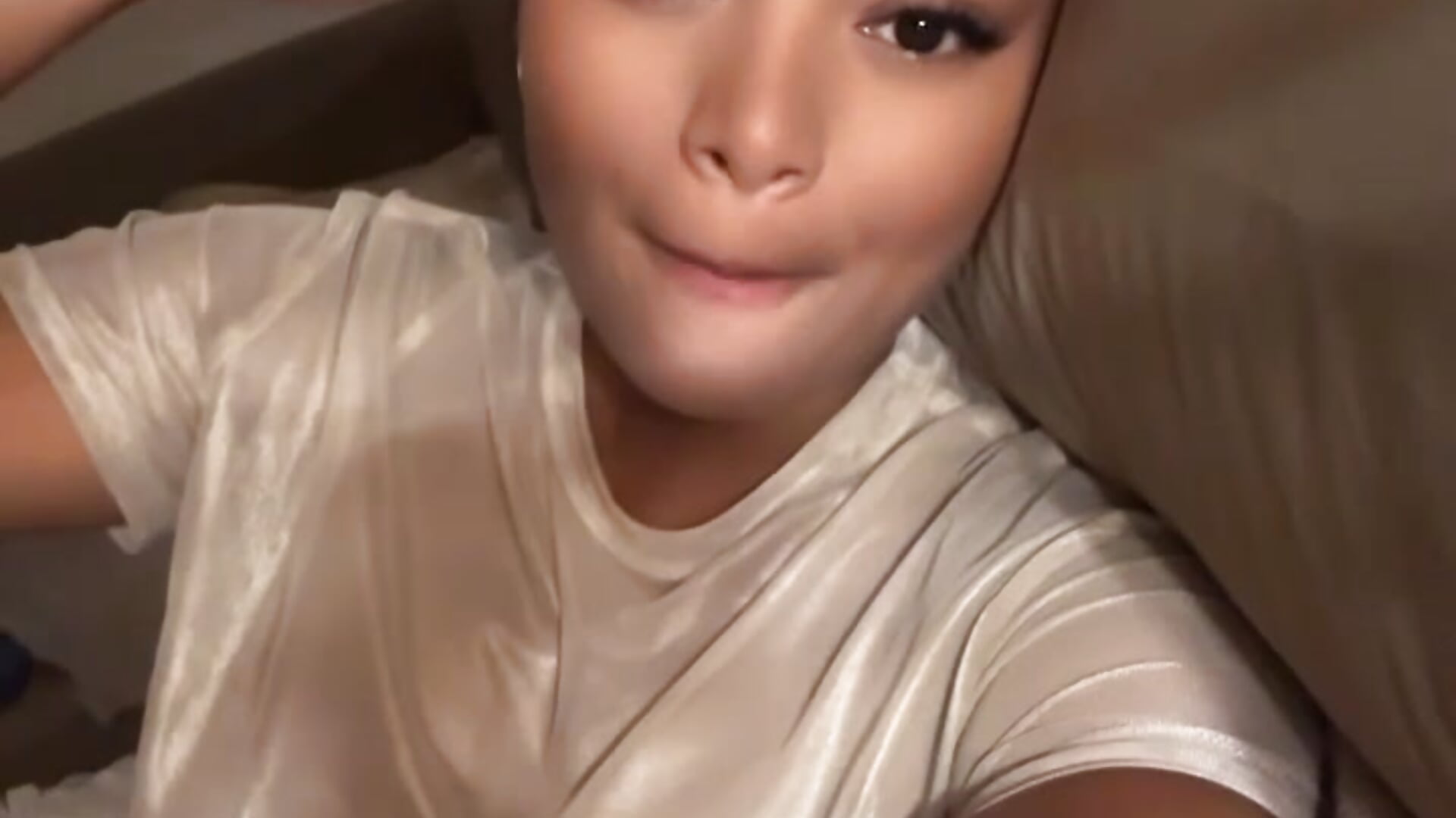Date? - video by karlitamonroe cam model