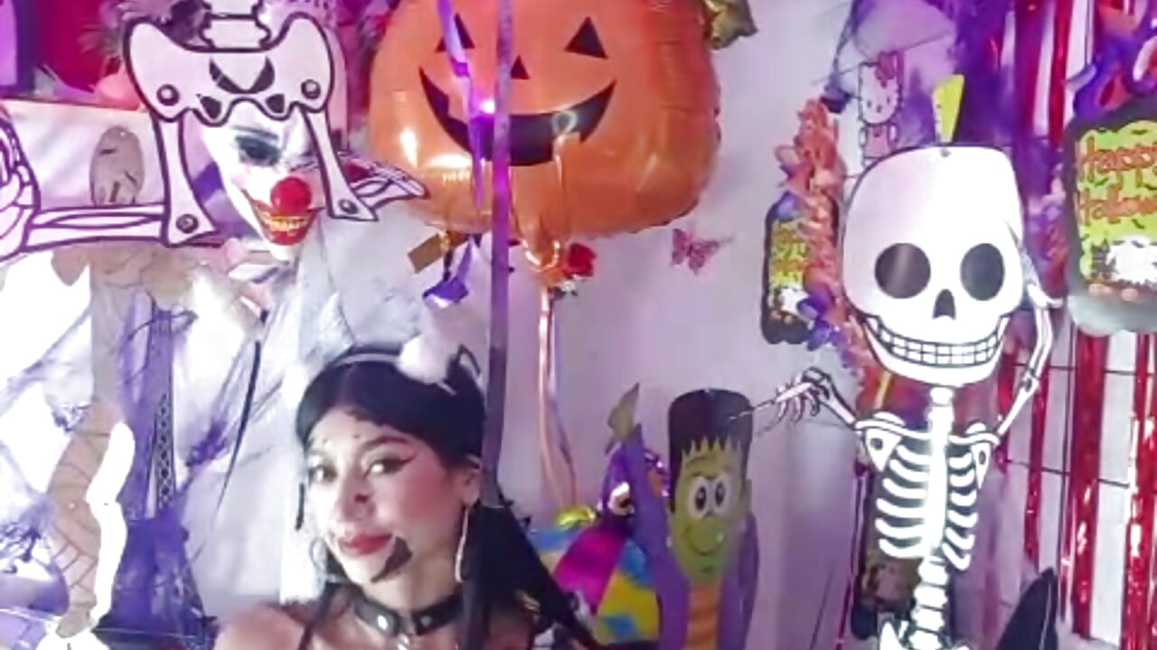 happy halloween - video by Sara_Caplerxx cam model