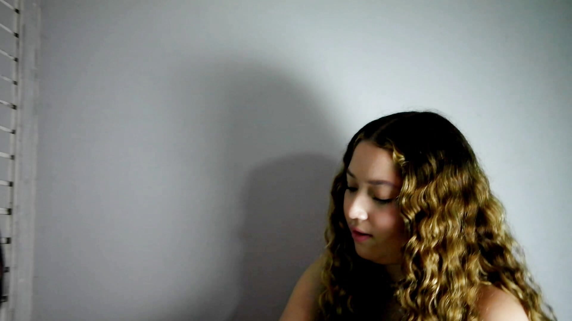 Ours ♥ – video modela na kameri Emilyblosom-y-MiaRose