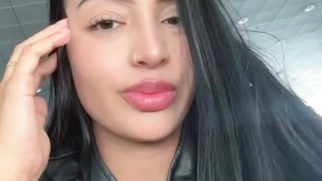 WhatsApp Video 2026-07-15 at 3,44,40 PM - vídeo de samanthta modelo de câmara