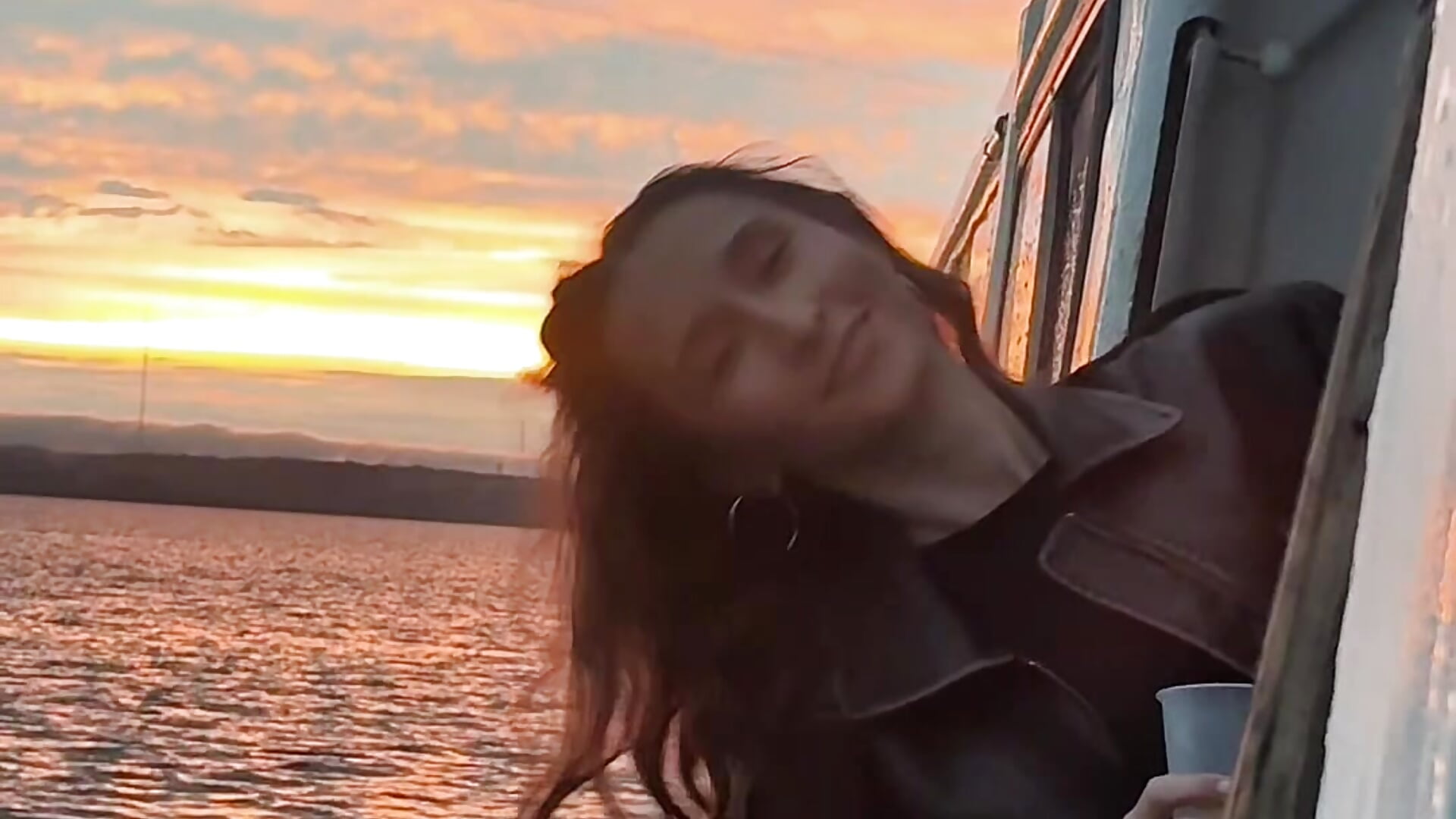 Me on a ship ⛴️ 🌅 - video của người mẫu cam LizaMoon__