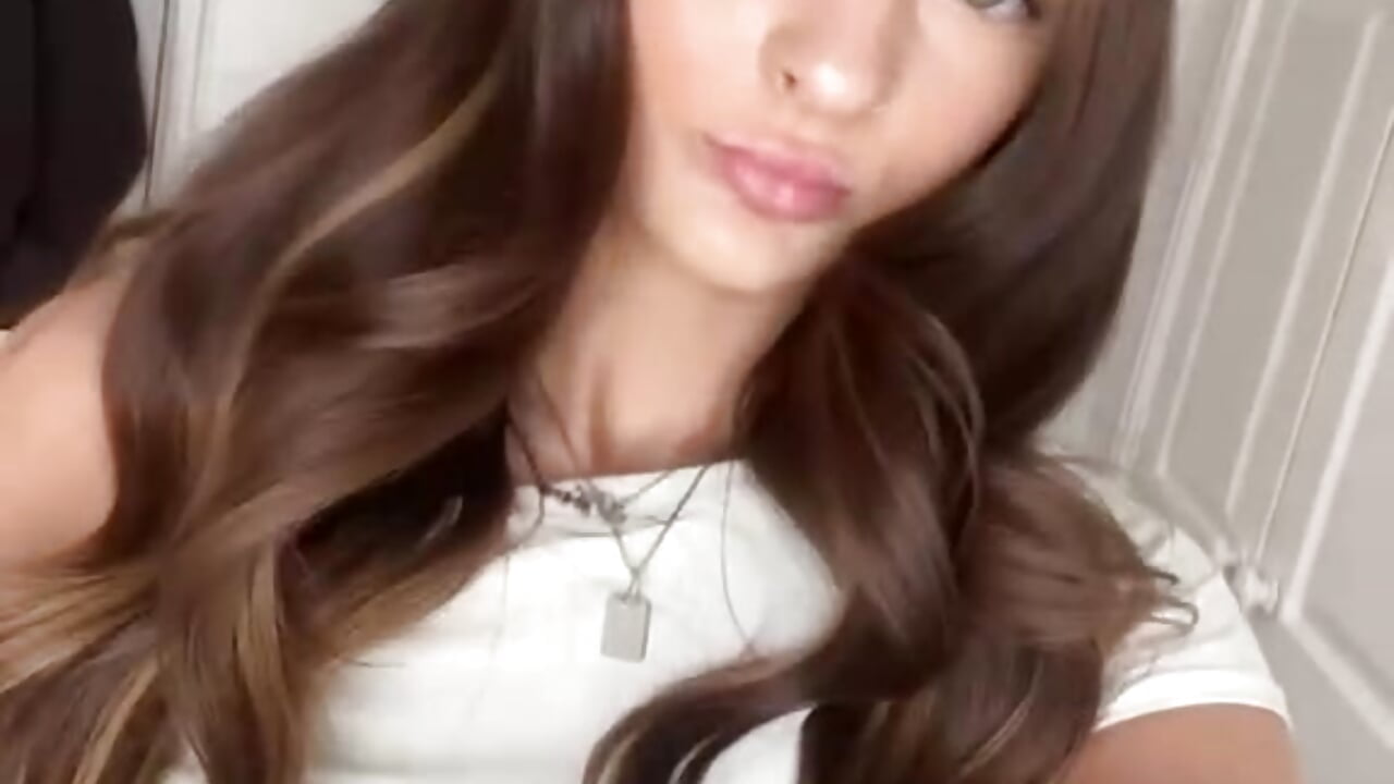 xoxo - video di Amyblues_ modella di cam