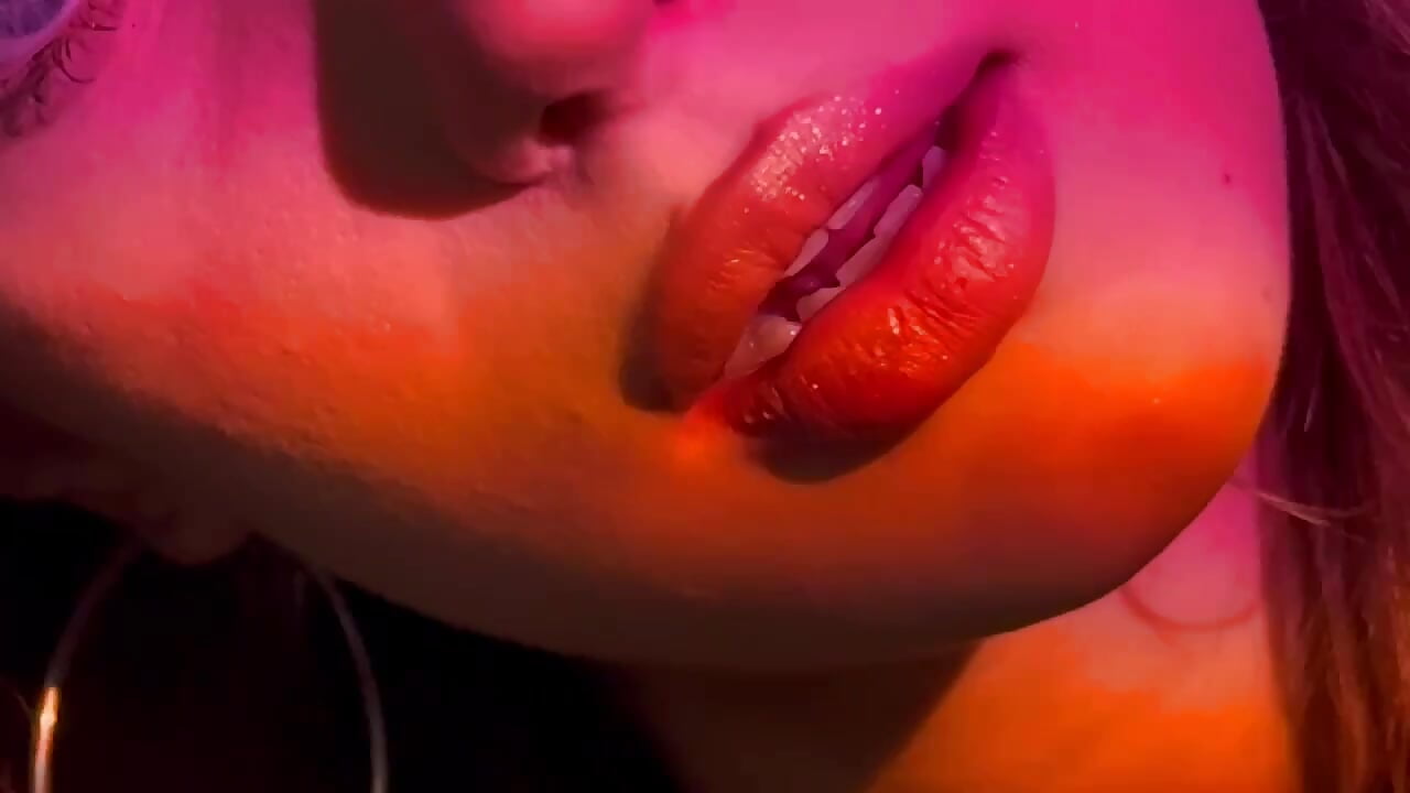 Come closer Darling - video by BoulevardTwin cam model