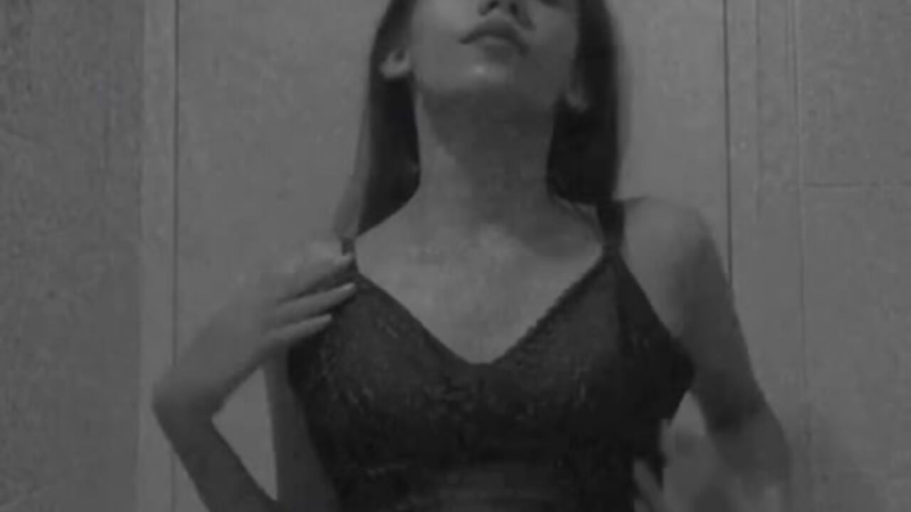 My frend showing nuds on video call - Video von munna_000 Cam-Model