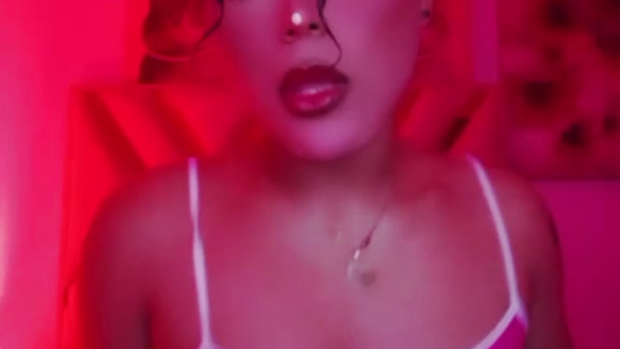 YOU LIKE THE COLOR RED GUYS – video af red_jessyx cam-model