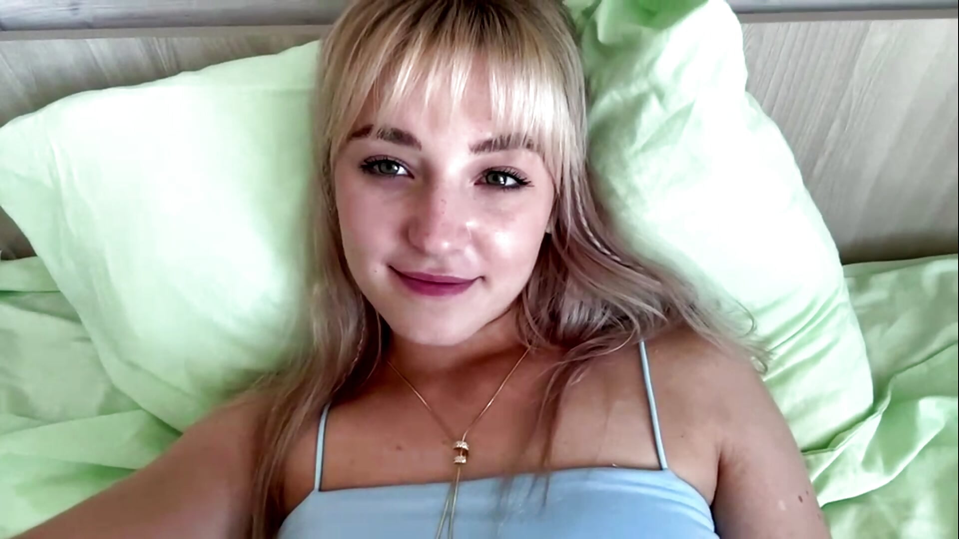 Look at me – video af LilEvi cam-model