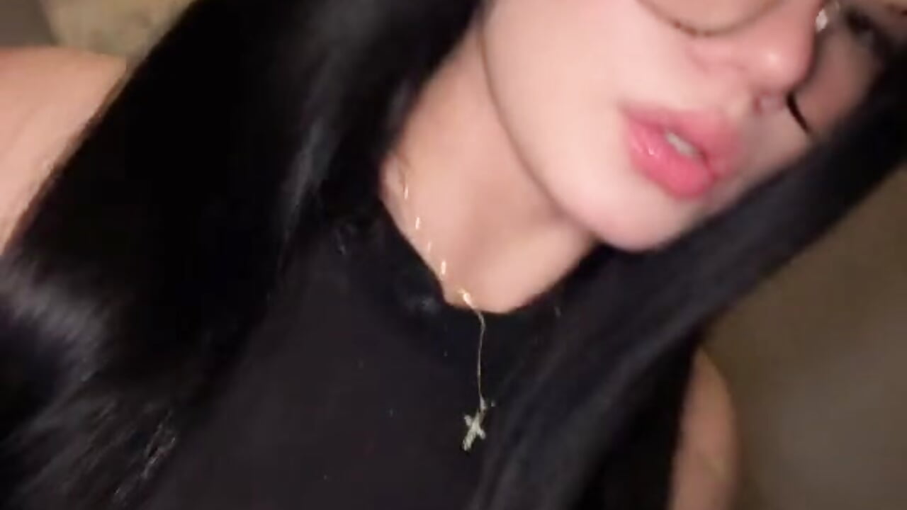 Mia – видео вебкам-модели burningcharm_