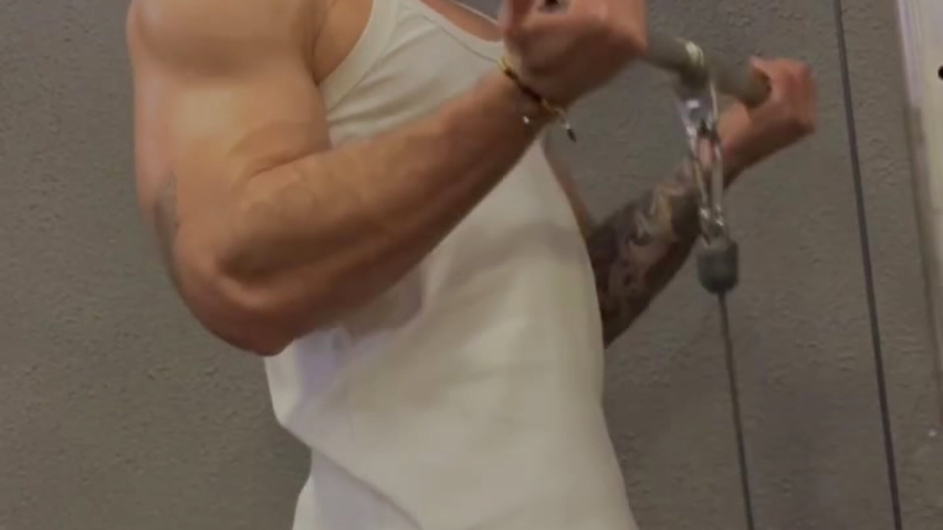 Hard Arms🔥 – video modela na kameri PaulPhoenix_