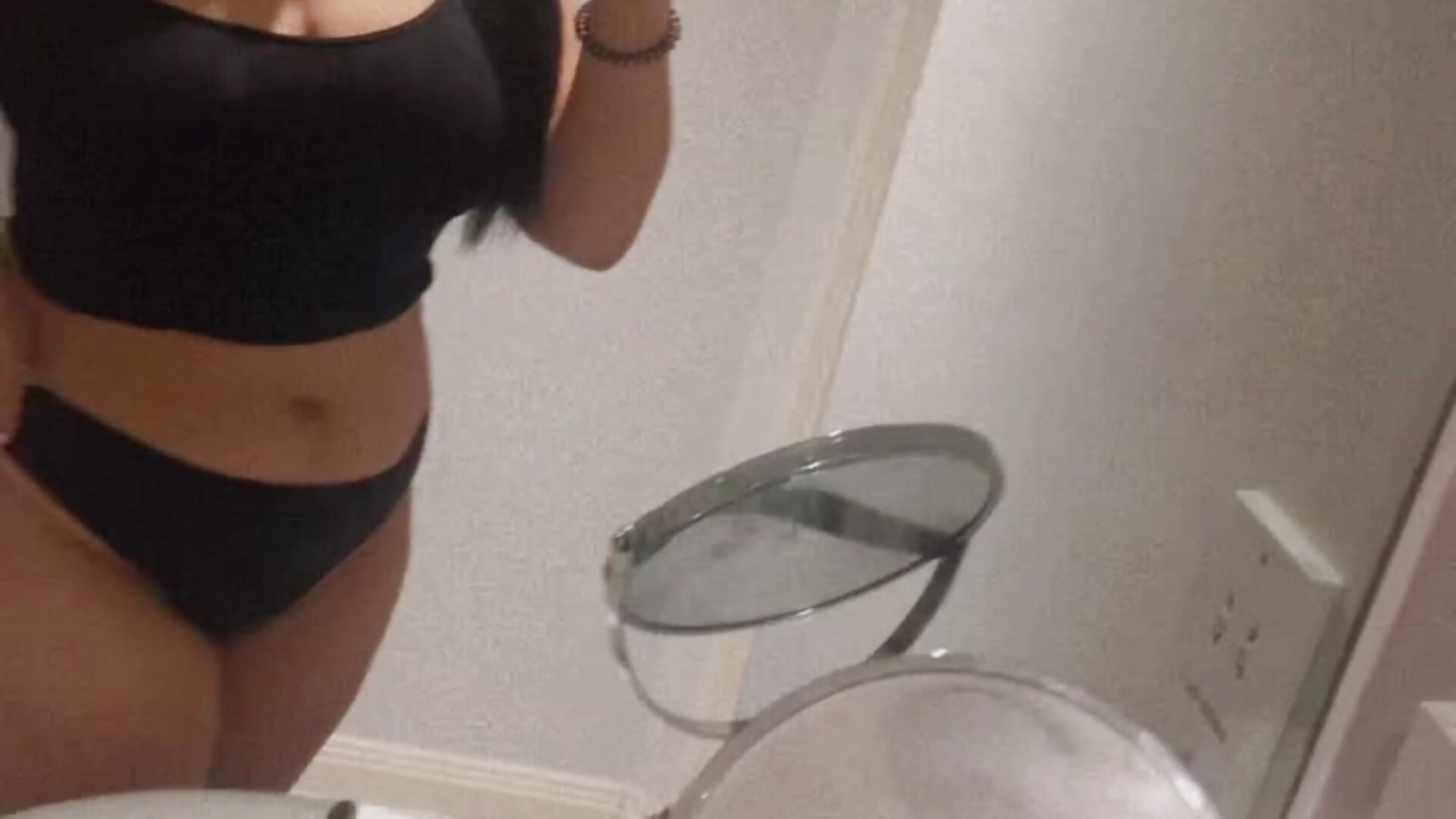 Hi 😜 - video di MrsMischief modella di cam