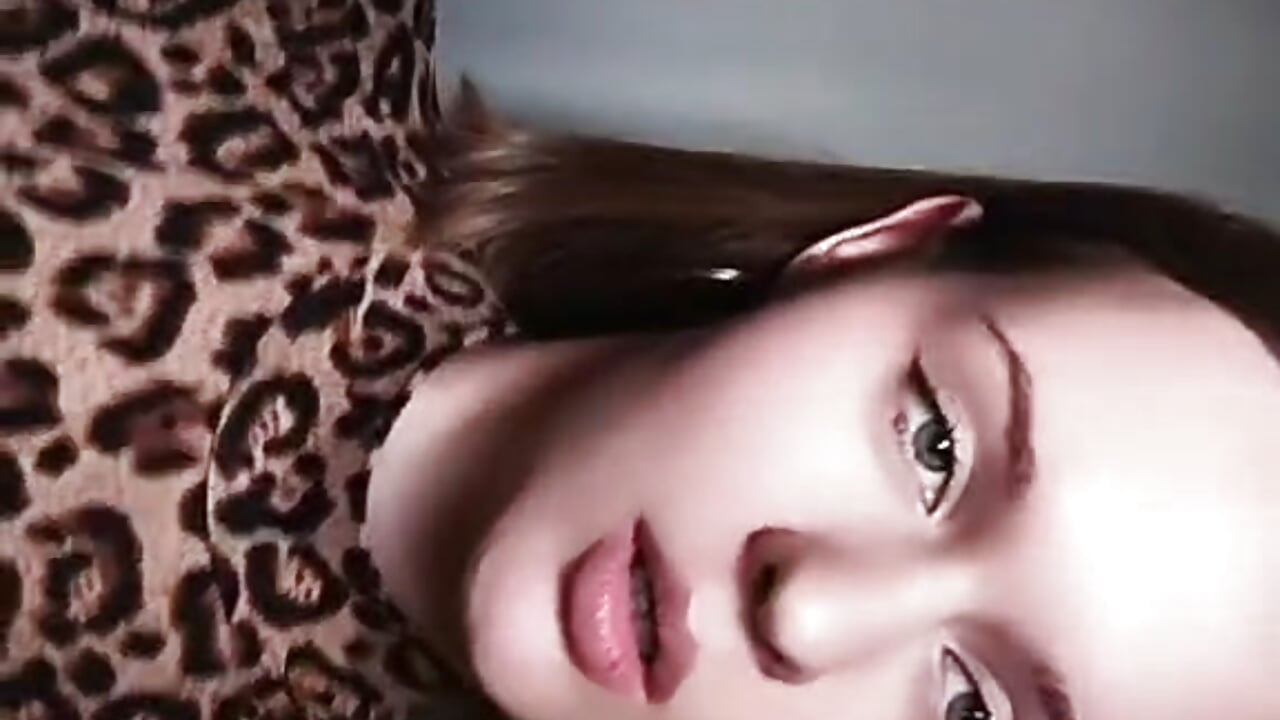 Coincidences - Vídeo de AdaRune, modelo de vídeos