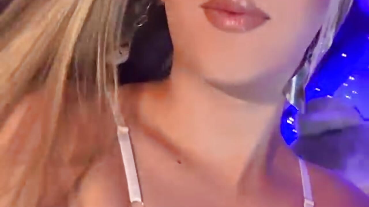 blonde in white - video by sophie_hansen98 cam model