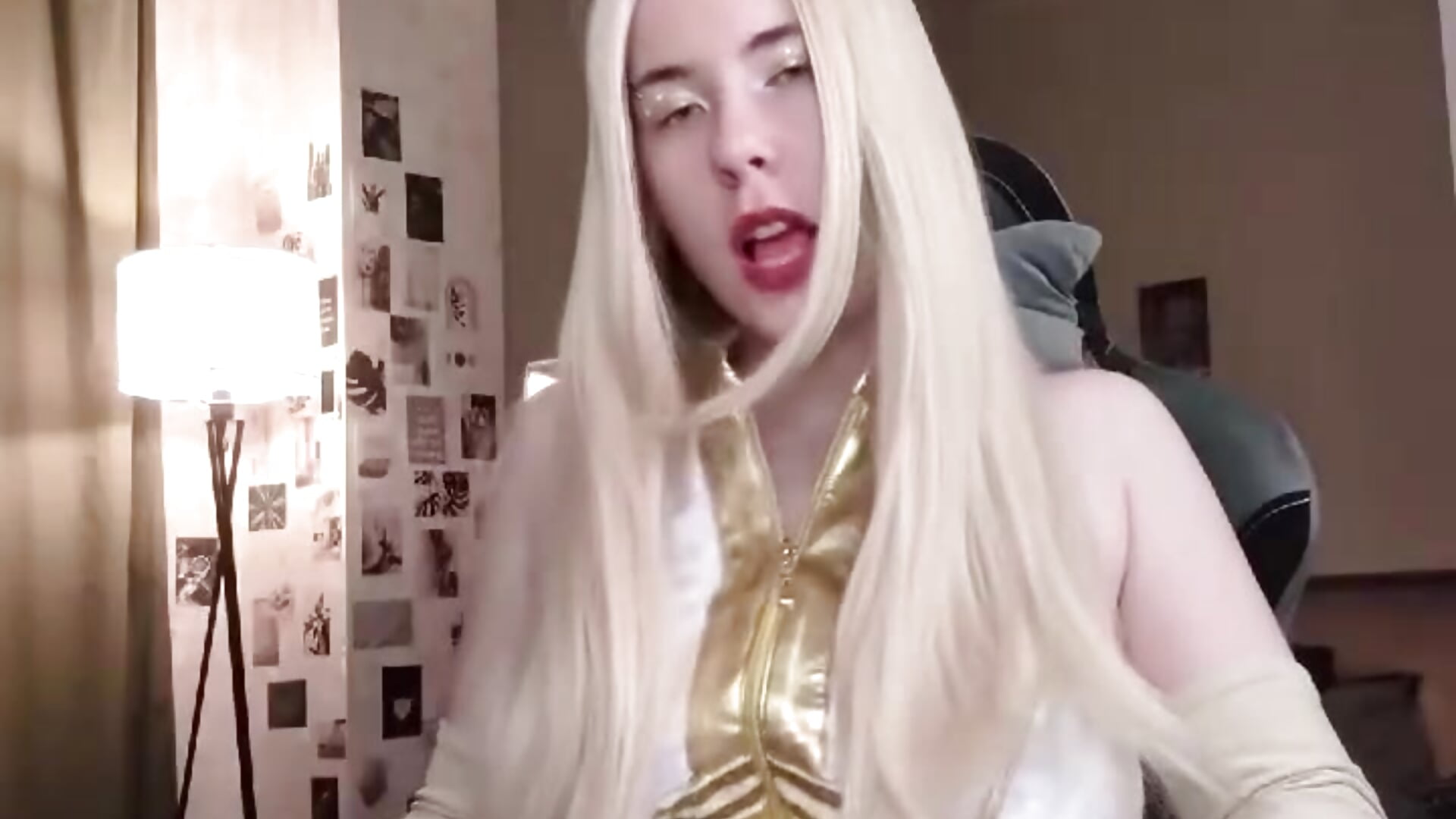 Be my little doggie - video by Animesworld cam model