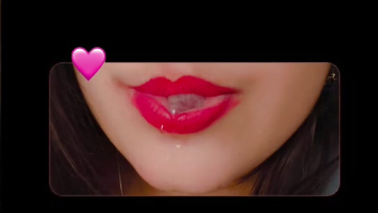 Tease lips with ice 🫦