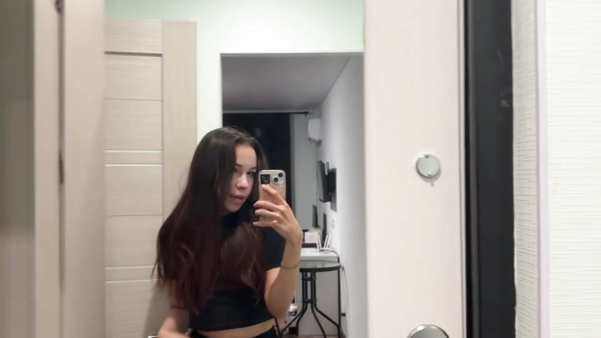 it's Mila :3 - video by Frenchtamer cam model