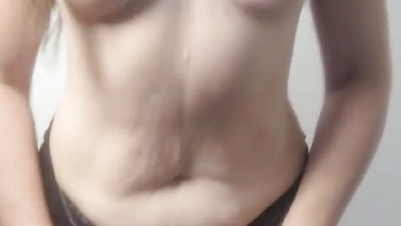 Just a taste... - video oleh model kamera VictoriaLuxee_