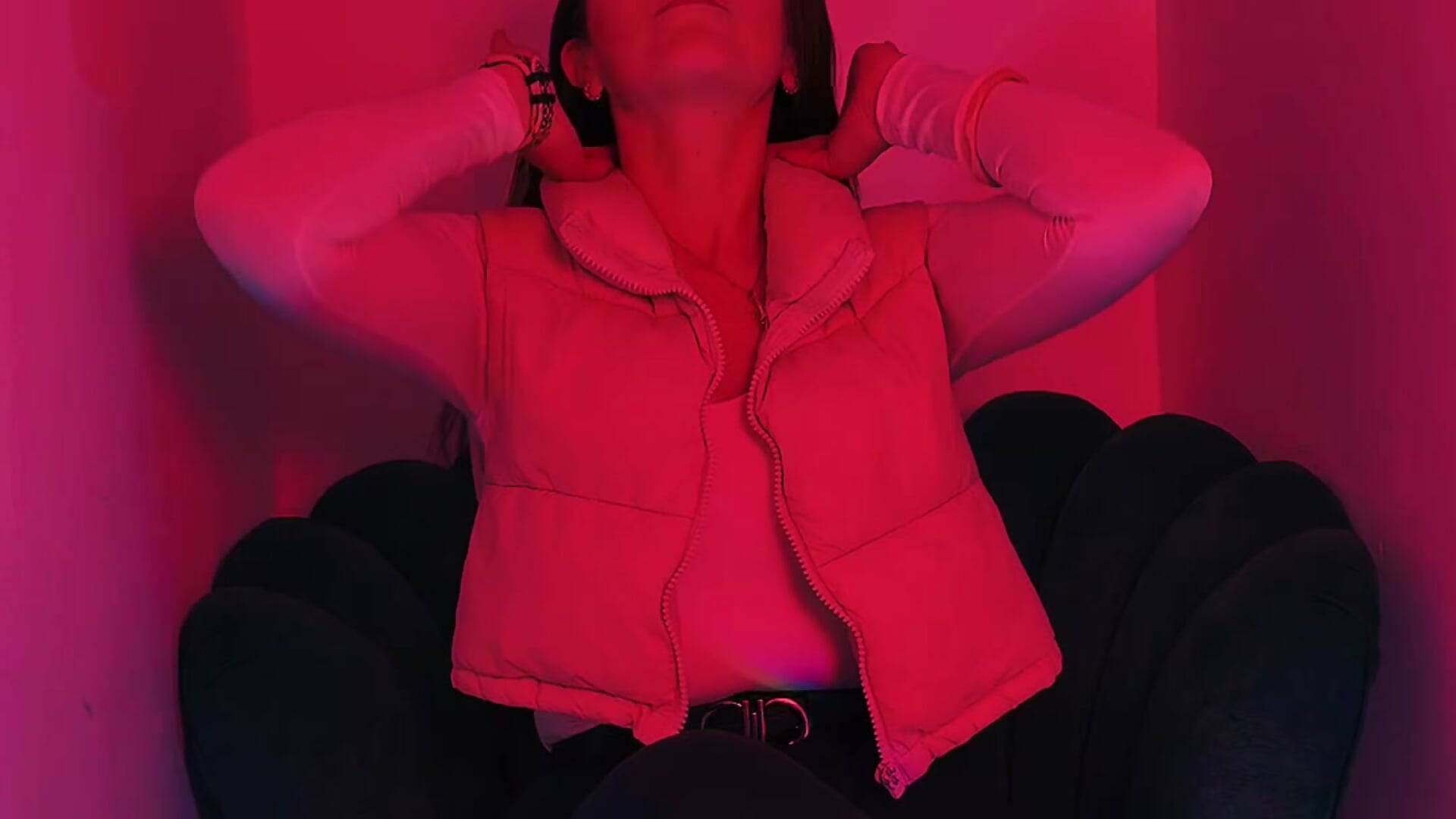 Welcome - video oleh model kamera VictoriaLuxee_