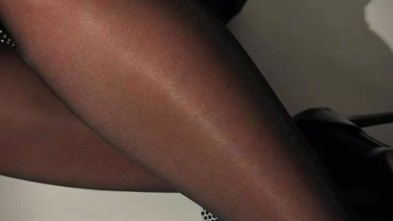 My feet - video by MiaCoollins cam model