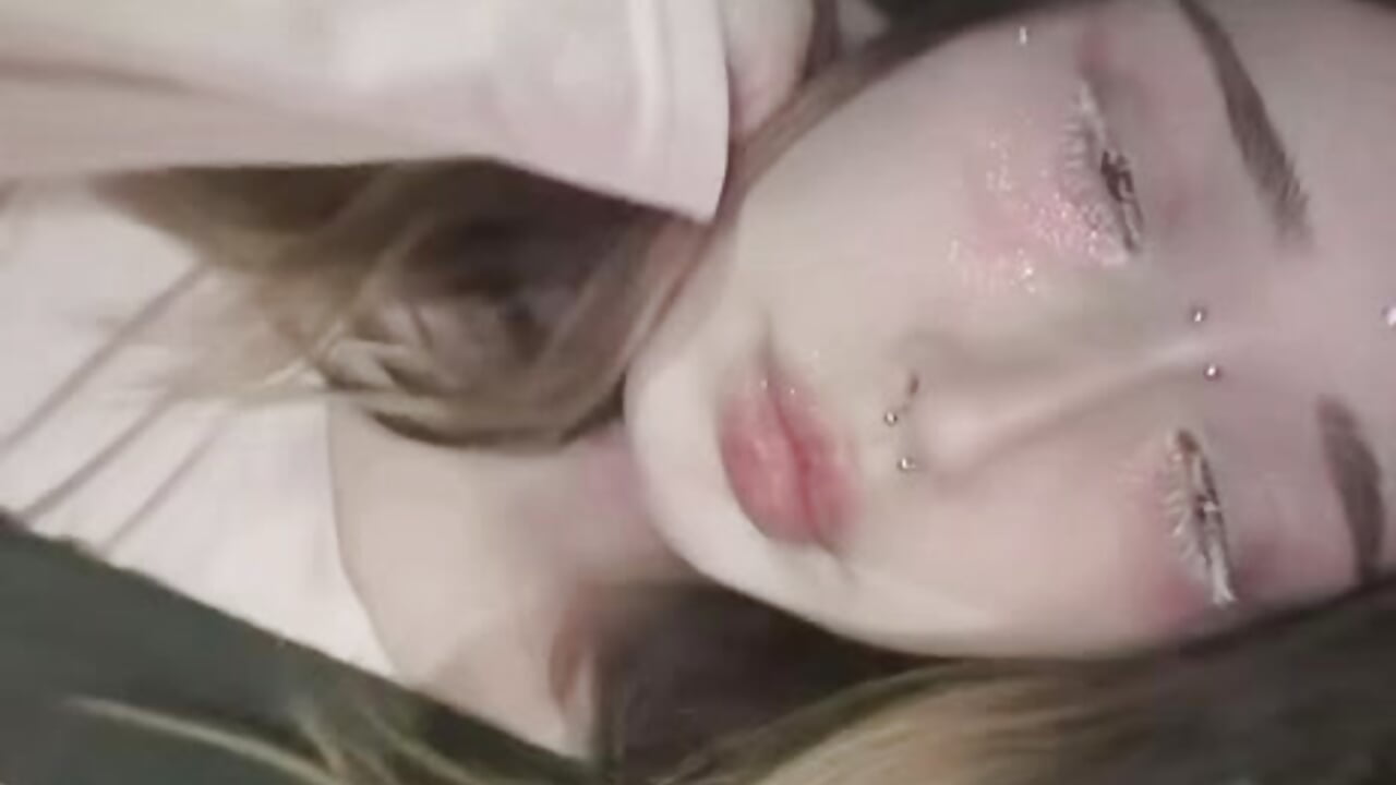 My cute face – video modela na kameri asun4moon