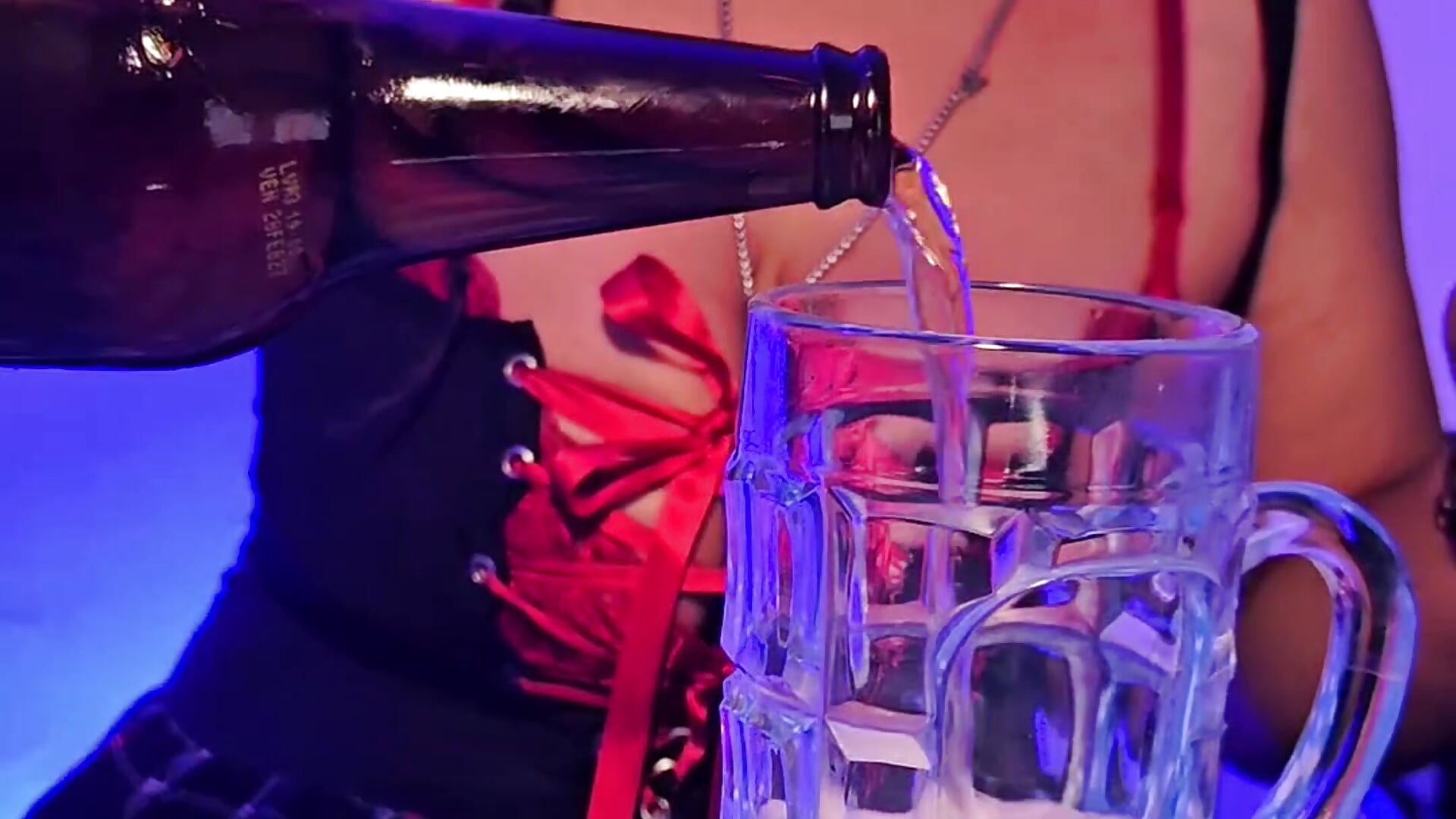 Oktober Fest💋 - vídeo de la modelo de cam JhoanaHernandez