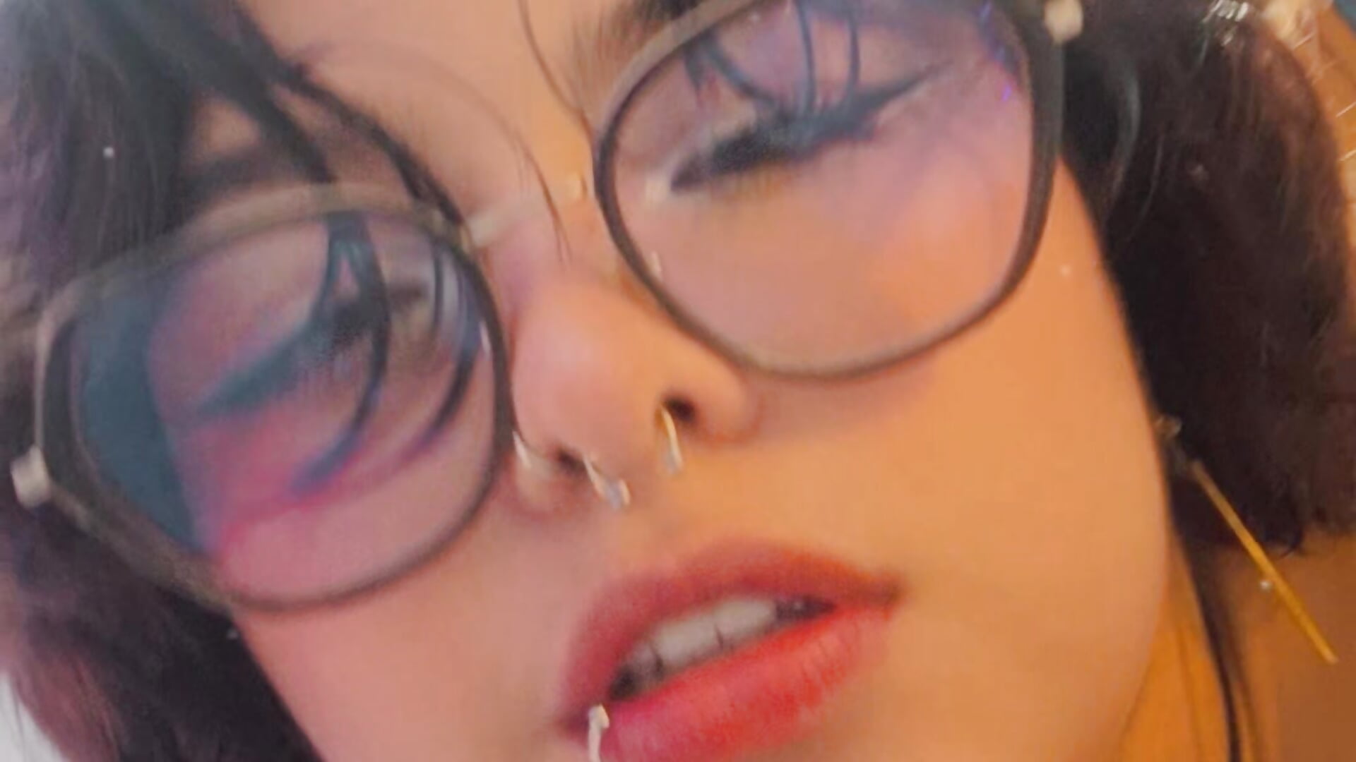 sensual 😈 - video by Lulu_kawaii16 cam model