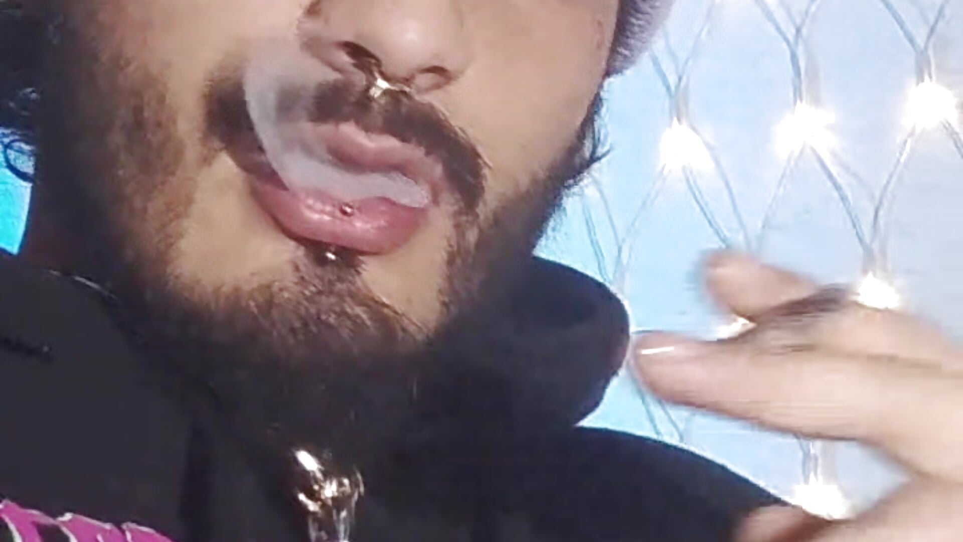 smoke and Dance with me😋 - video by LovexJuxn77 cam model