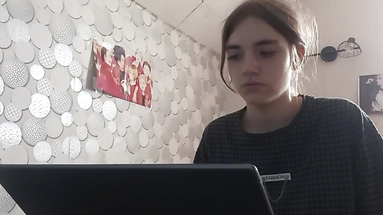 Worth the Look - clip cu IraGerba model videochat