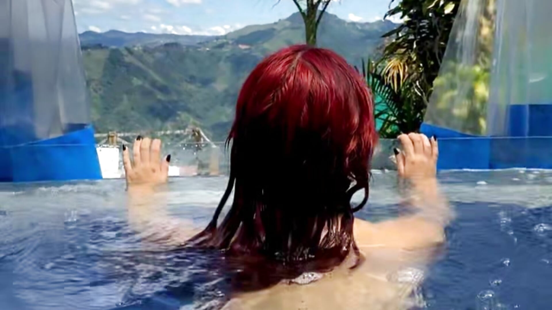 Ass and naked in jacuzzi – видео вебкам-модели Evelyn_outdoors