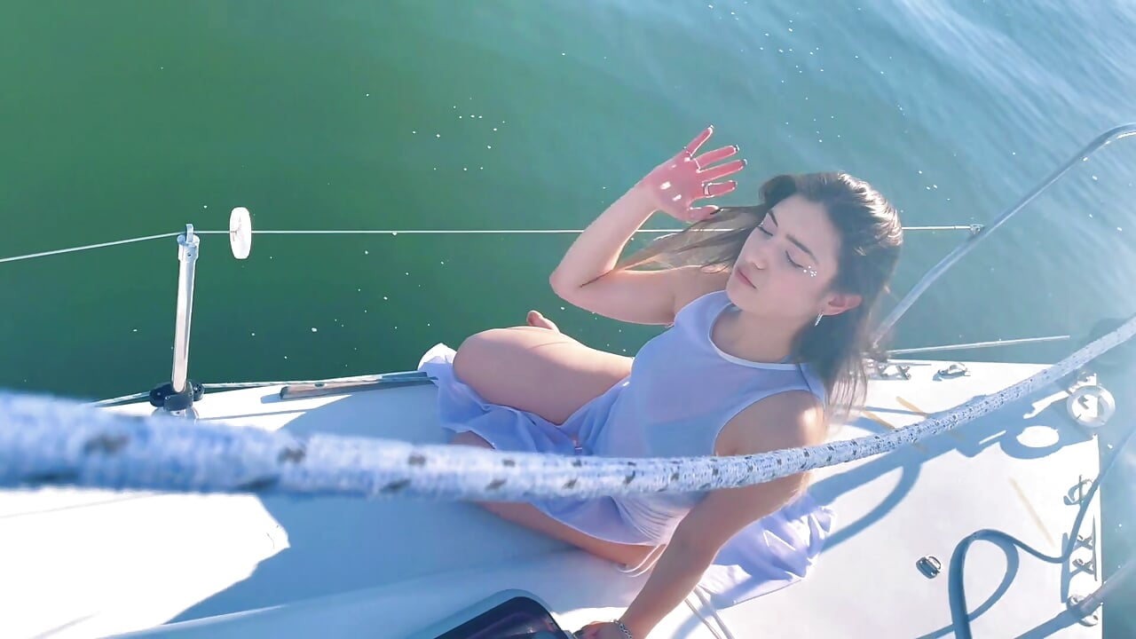 I would love to spend time together like that. - clip cu avayuzu model videochat