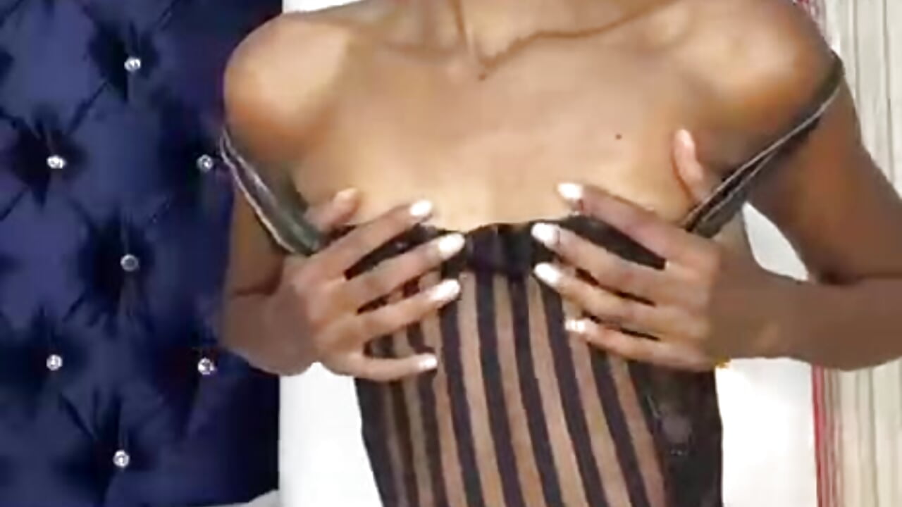 Lingerie Show Tease Free Watch - סרטון של AveryNicole