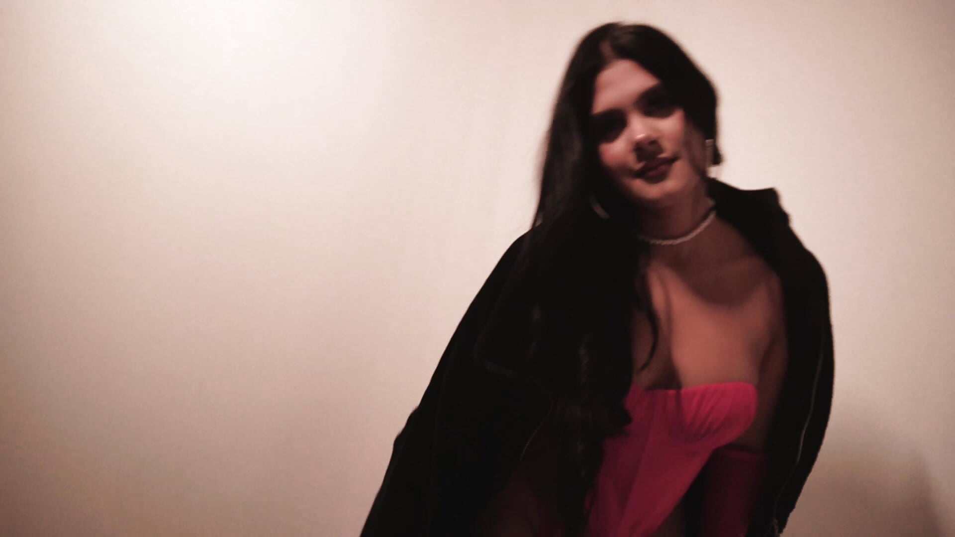 Introduction - video oleh model kamera Marian_Lux